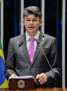 José Medeiros